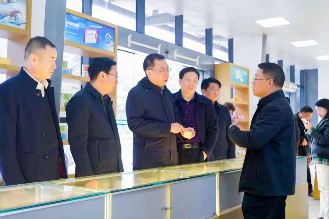 隴南中院院長萬建軍赴獨一味制藥調(diào)研指導(dǎo)