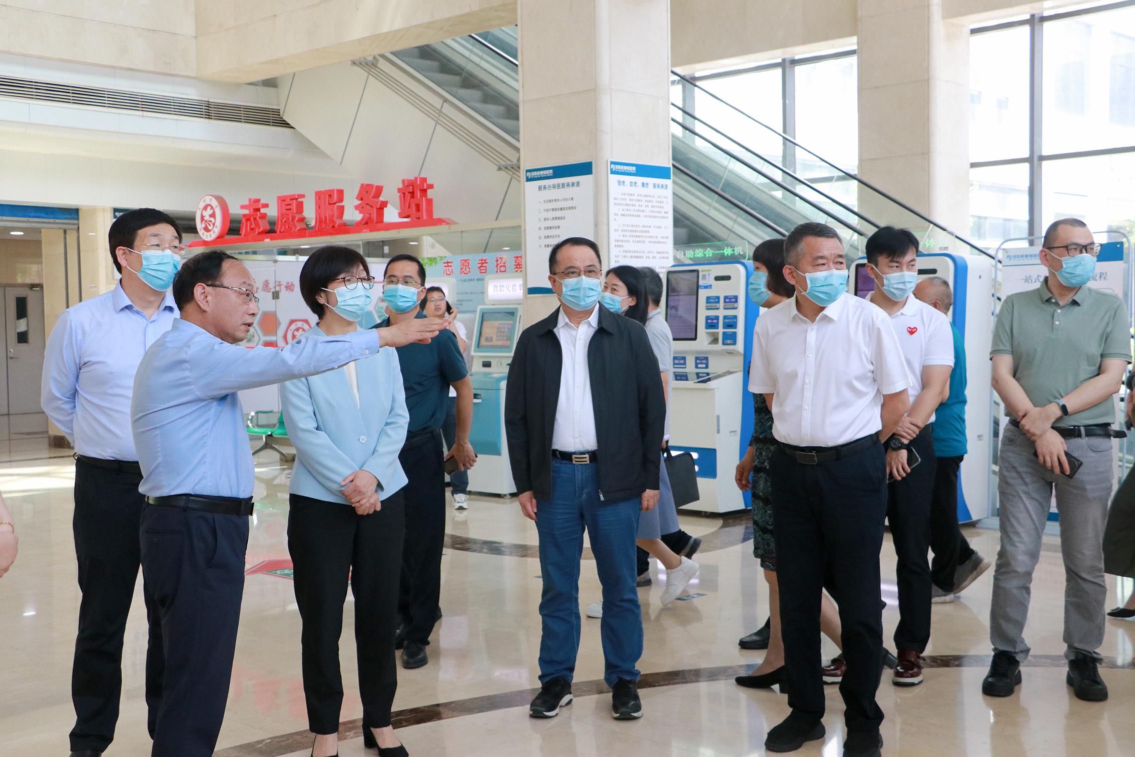 福建省政協(xié)副主席黃玲調(diào)研洛陽新里程醫(yī)院，贊揚醫(yī)院為福建省醫(yī)養(yǎng)結(jié)合提供寶貴經(jīng)驗